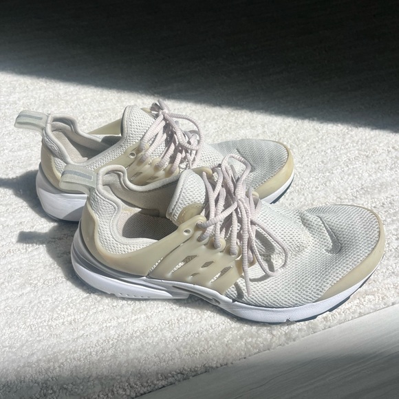 Nike 2016 Women’s Air Presto 878068-100 Running Shoes - Picture 2 of 5